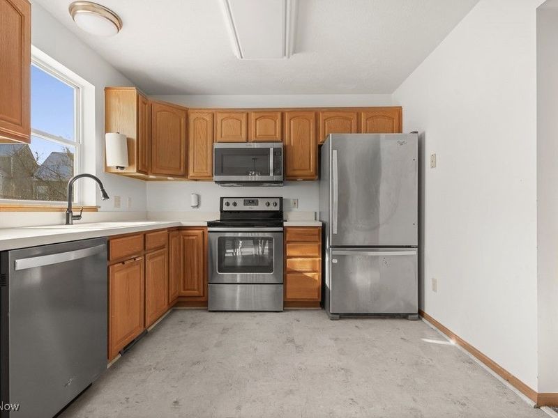 4464 Newcastle Cove, Brunswick, OH 44212 Photo 8