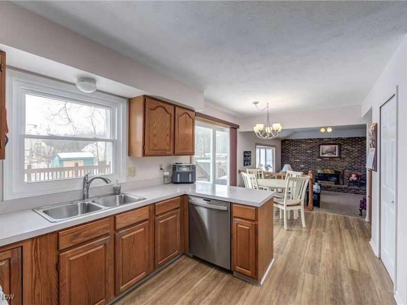 452 Brambleside Drive, Brunswick, OH 44212 Photo 12