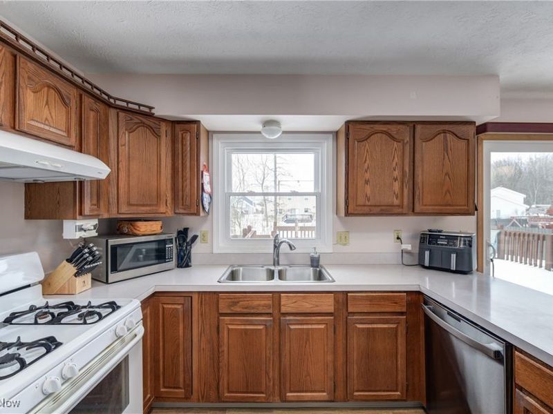 452 Brambleside Drive, Brunswick, OH 44212 Photo 13