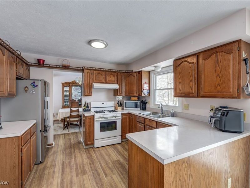 452 Brambleside Drive, Brunswick, OH 44212 Photo 14