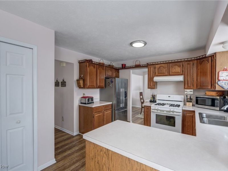 452 Brambleside Drive, Brunswick, OH 44212 Photo 15