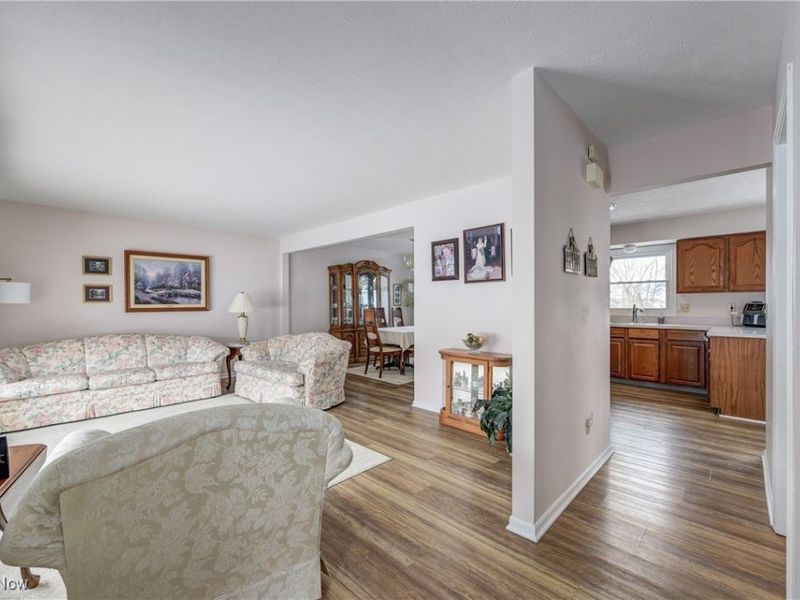 452 Brambleside Drive, Brunswick, OH 44212 Photo 5