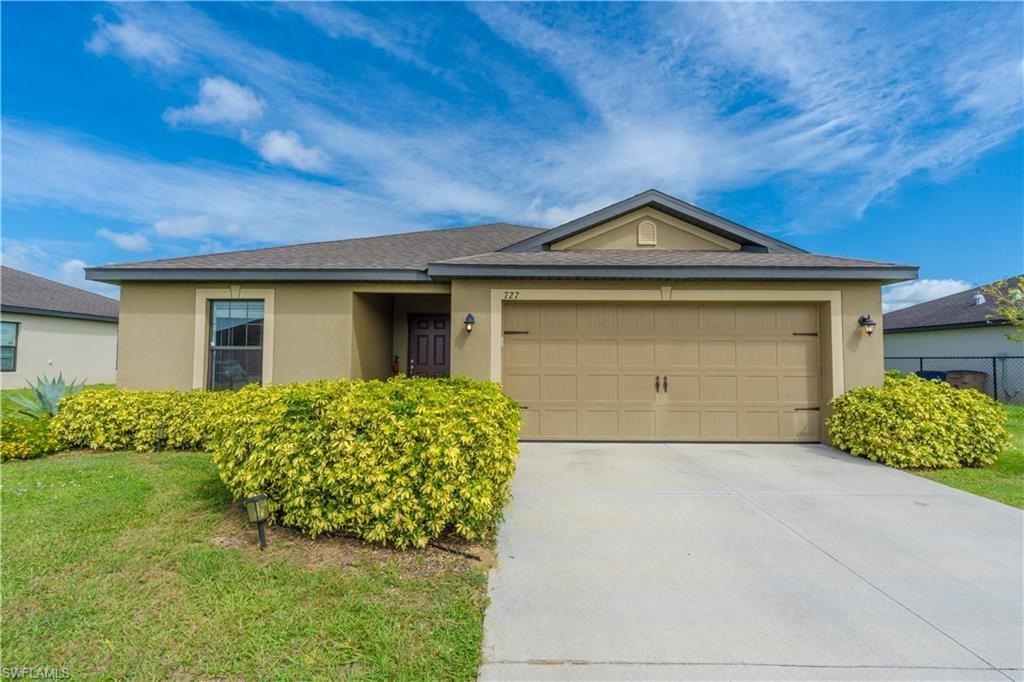 727 Morningview Ct, Lehigh Acres, FL 33974 Photo