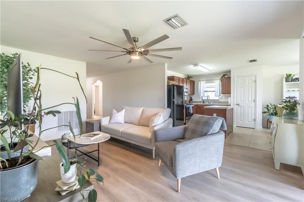 727 Morningview Ct, Lehigh Acres, FL 33974 Photo