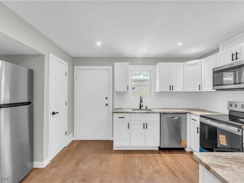 797 Babbitt Road, Unit 15, Euclid, OH 44123 Photo 11