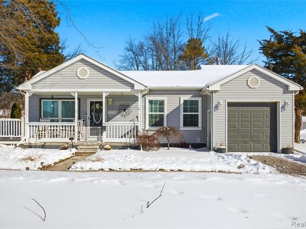 26152 Ypsilanti Street, Flat Rock, MI 48134