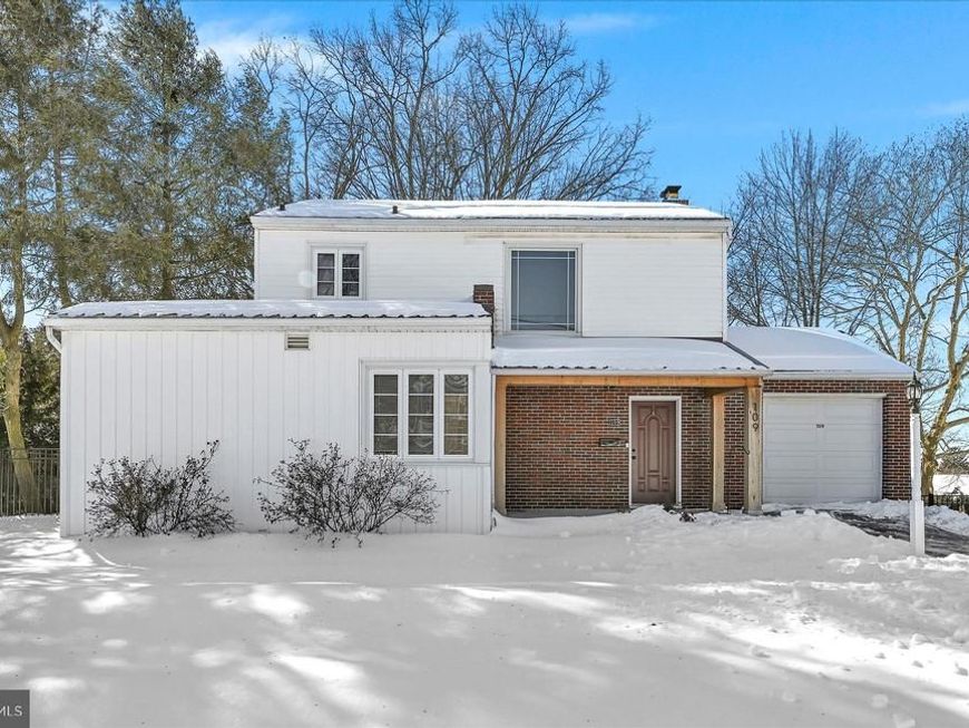 109 E Pine Street, Ephrata, PA 17522 Main Photo