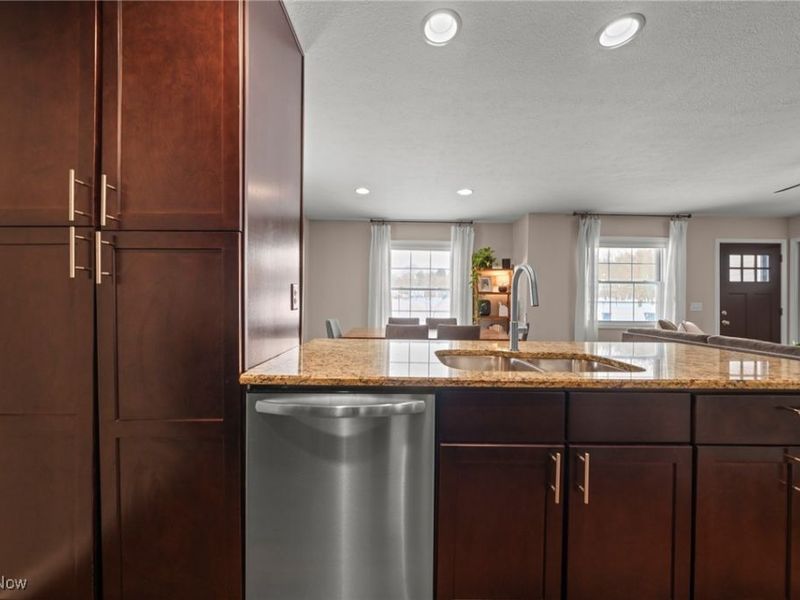 422 Crestview Avenue, Akron, OH 44320 Photo 17