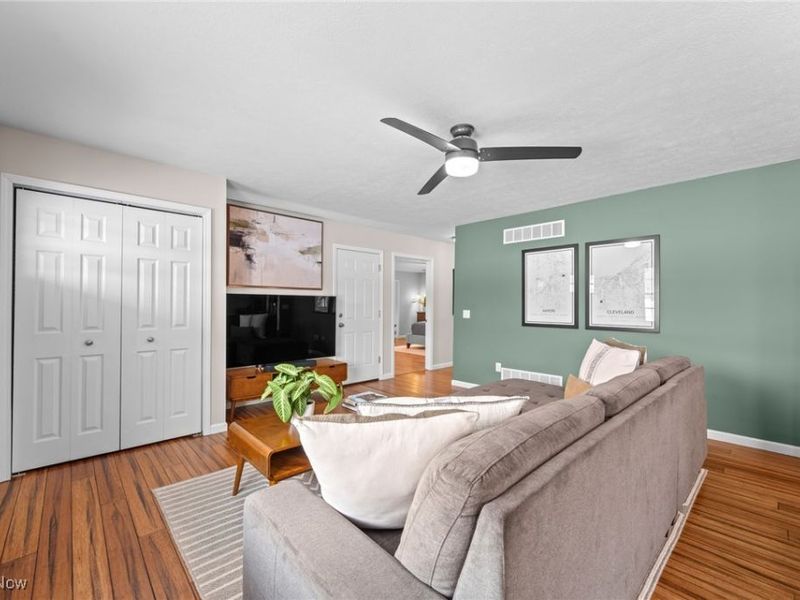 422 Crestview Avenue, Akron, OH 44320 Photo 6