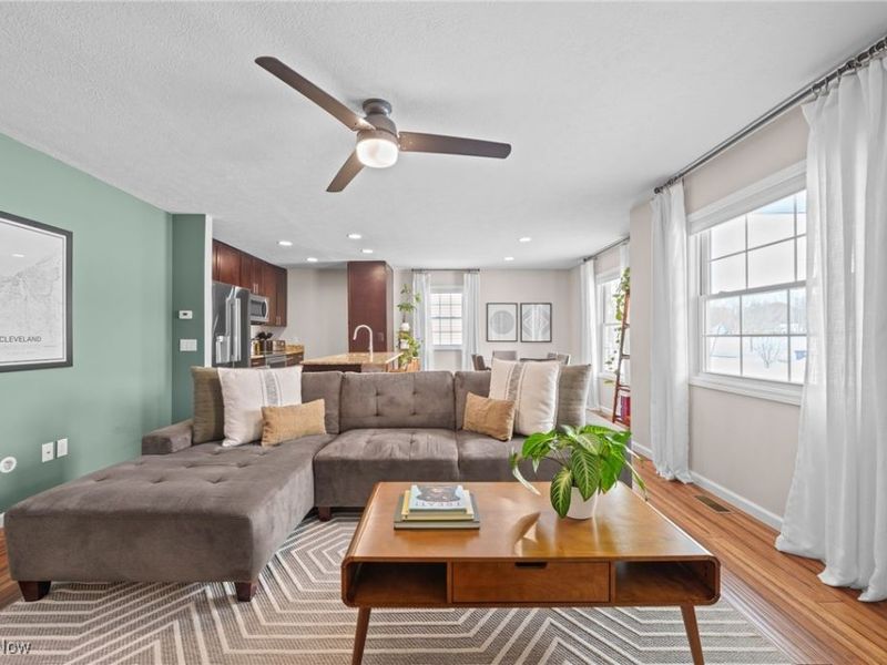 422 Crestview Avenue, Akron, OH 44320 Photo 8