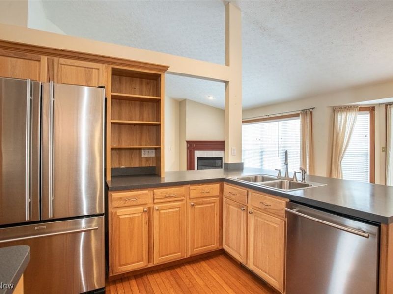 652 Marsh Way, Brunswick, OH 44212 Photo 7