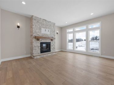 2196 Royal Oak Ridge Road, Marion, IA 52302