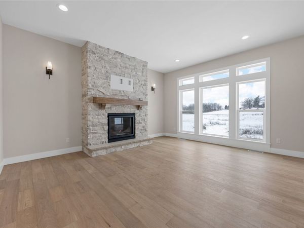 2196 Royal Oak Ridge Road, Marion, IA 52302