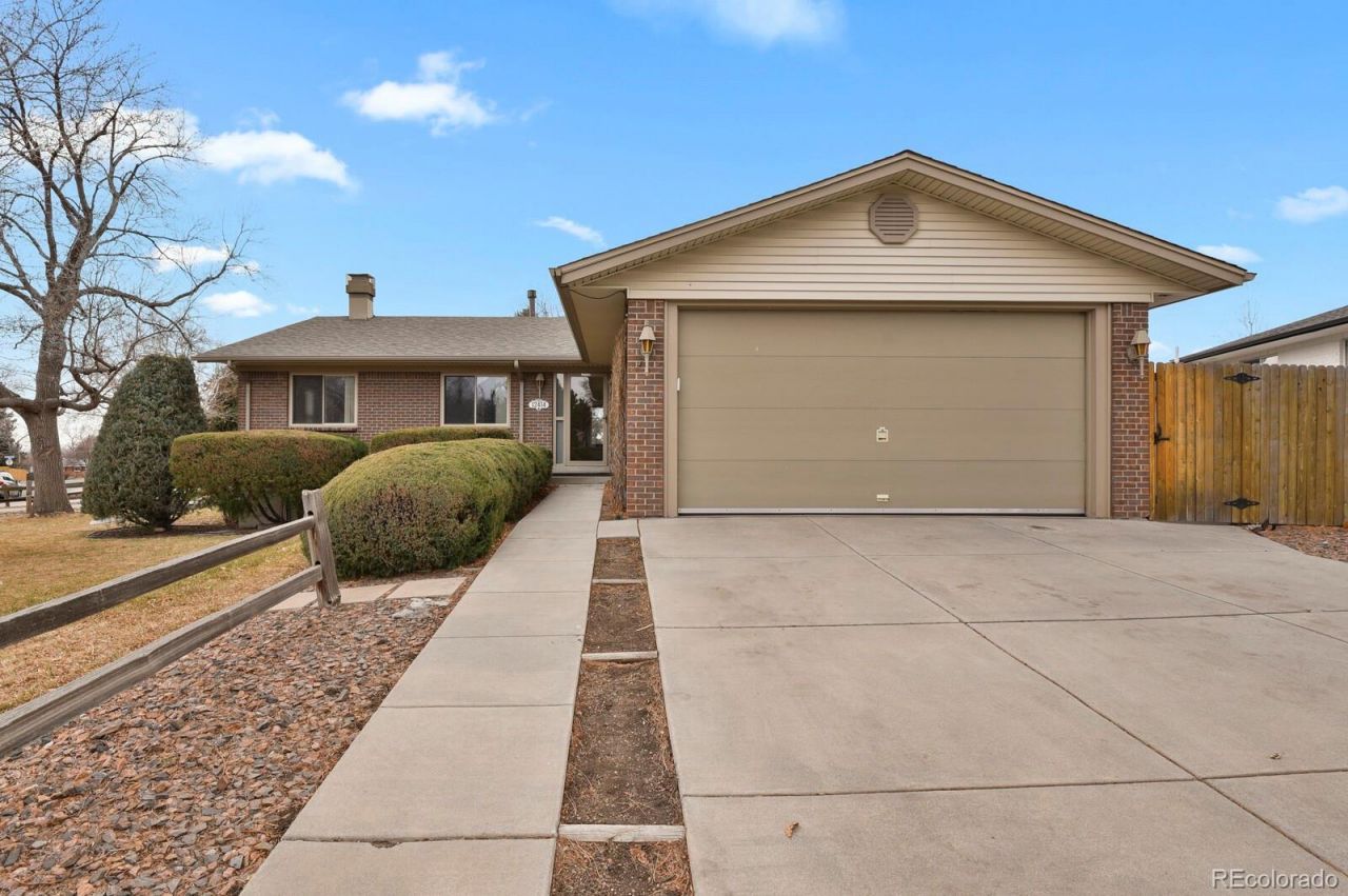 12414 W Florida Drive, Lakewood, CO 80228 Main Photo