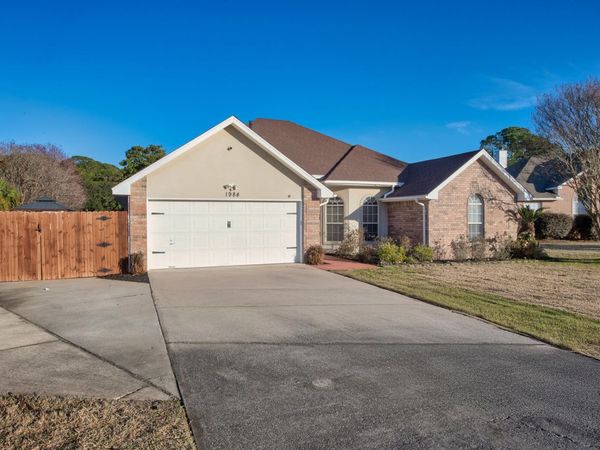 1984 Pine Ranch Drive, Navarre, FL 32566