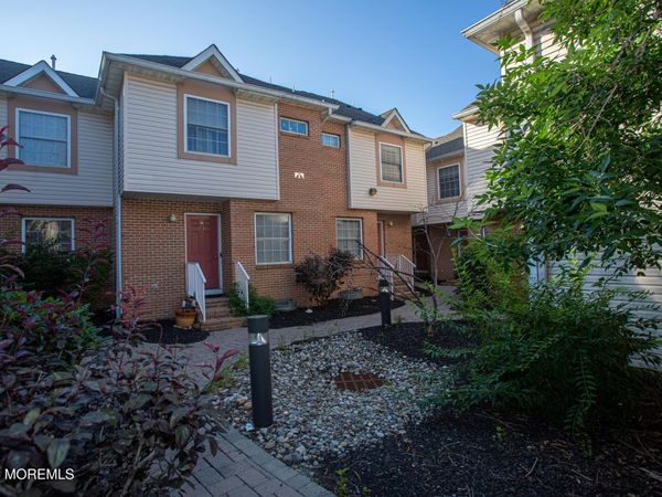 124 Adamecs Way, Unit 25, South Amboy, NJ 08879
