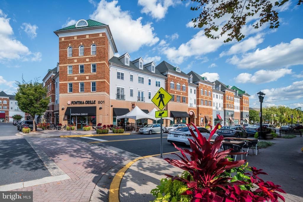 801 Pleasant Drive, Unit 80108, Rockville, MD 20850 Main Photo