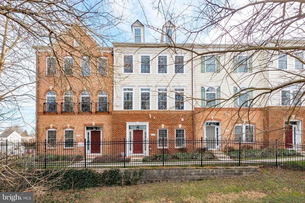 520 Raymond Drive, West Chester, PA 19380 Main Photo