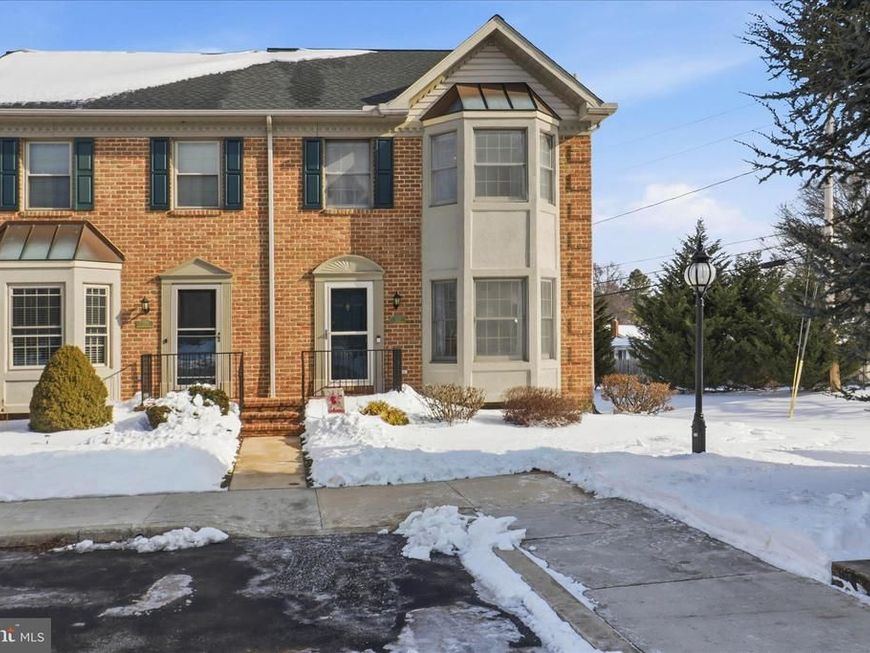 353 Cobblestone Lane, Lancaster, PA 17601 Main Photo