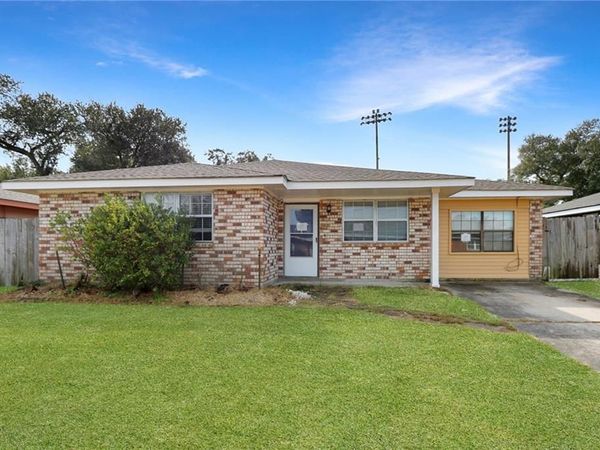 120 GARDENIA Lane, Westwego, LA 70094