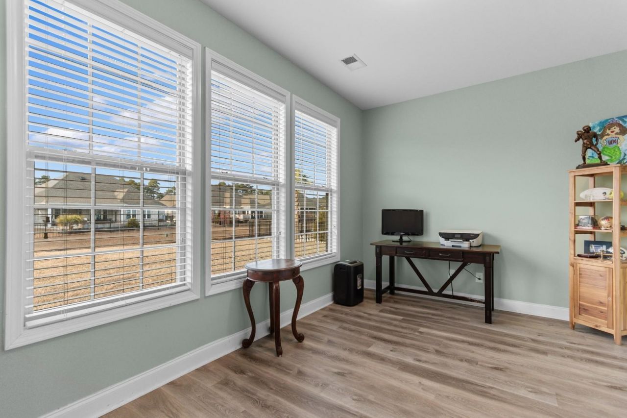 721 Jade Dr. Photo 17