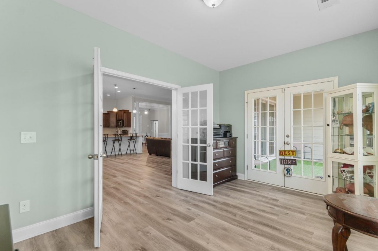 721 Jade Dr. Photo 18