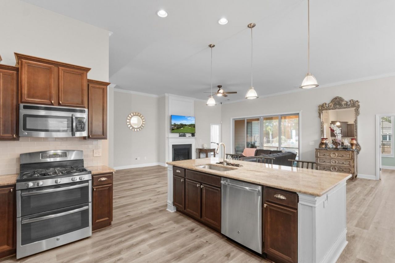 721 Jade Dr. Photo 6