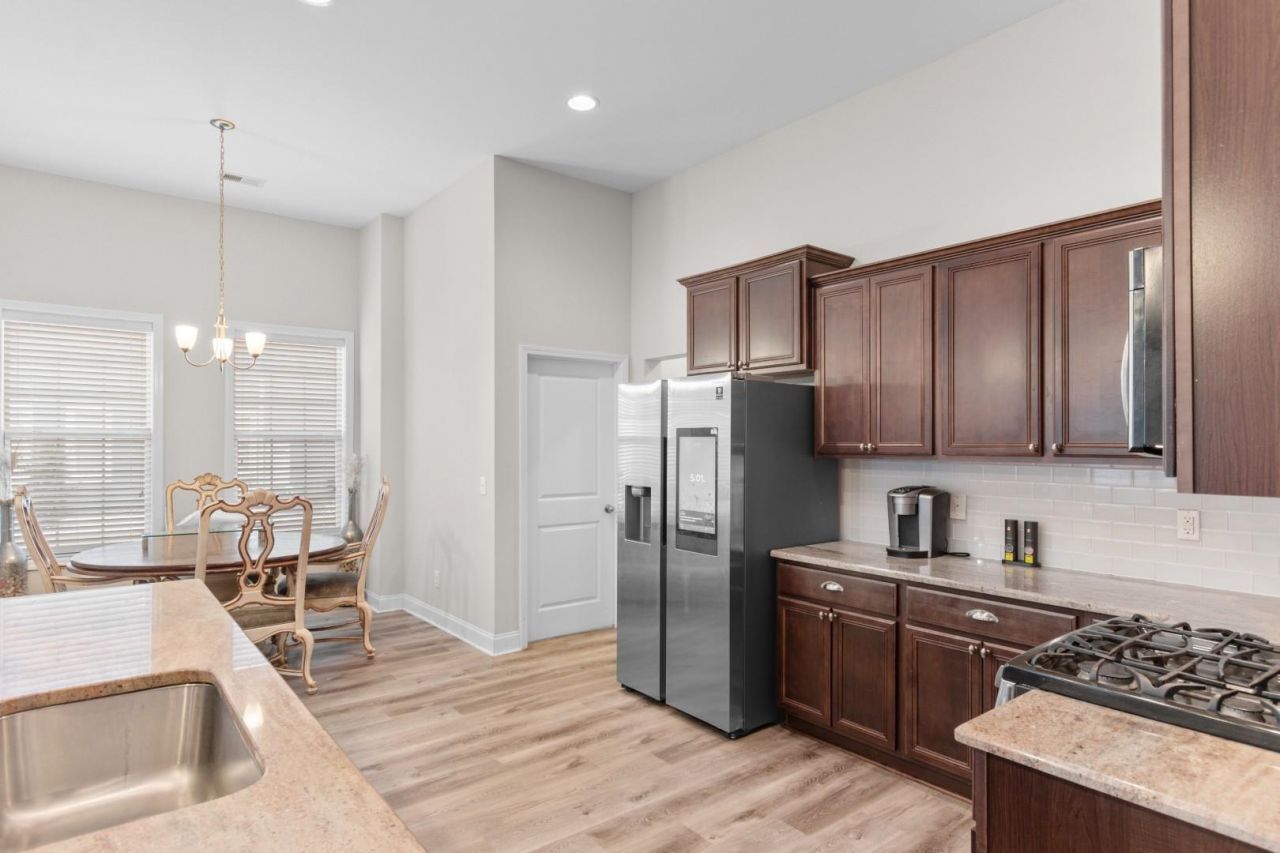 721 Jade Dr. Photo 7