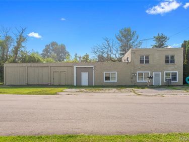 3279 Emmett Road , Emmett Vlg, MI 48022