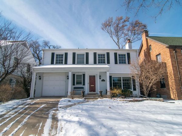 2732 Lincolnwood Drive, Evanston, IL 60201