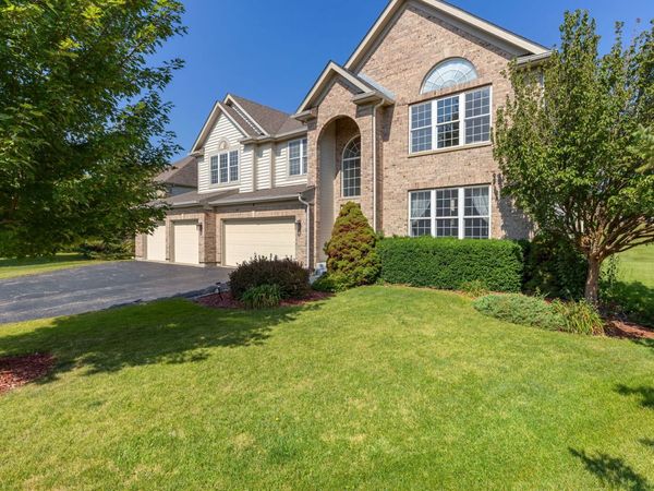 3 Barton Creek Court, Lake In The Hills, IL 60156