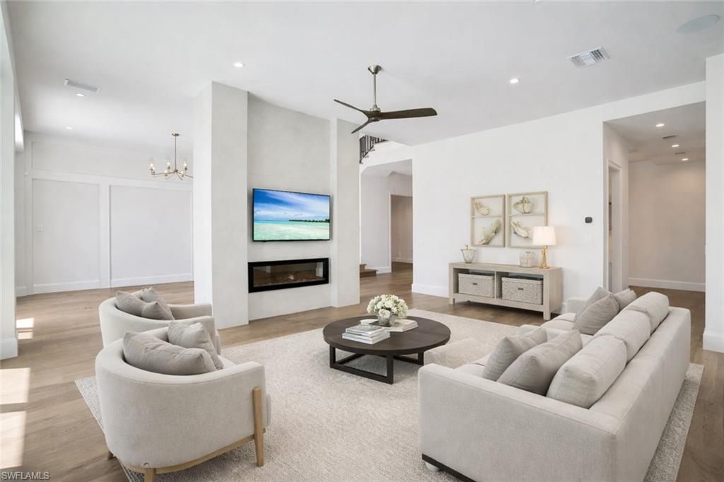 16716 Enclave Cir, Naples, FL 34110 Photo
