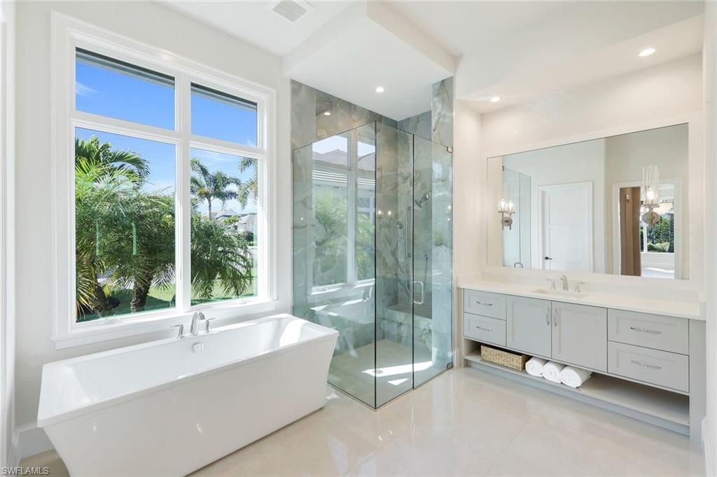 16716 Enclave Cir, Naples, FL 34110 Photo