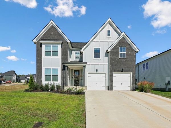 5200 Greentree Dr, Smyrna, TN 37167