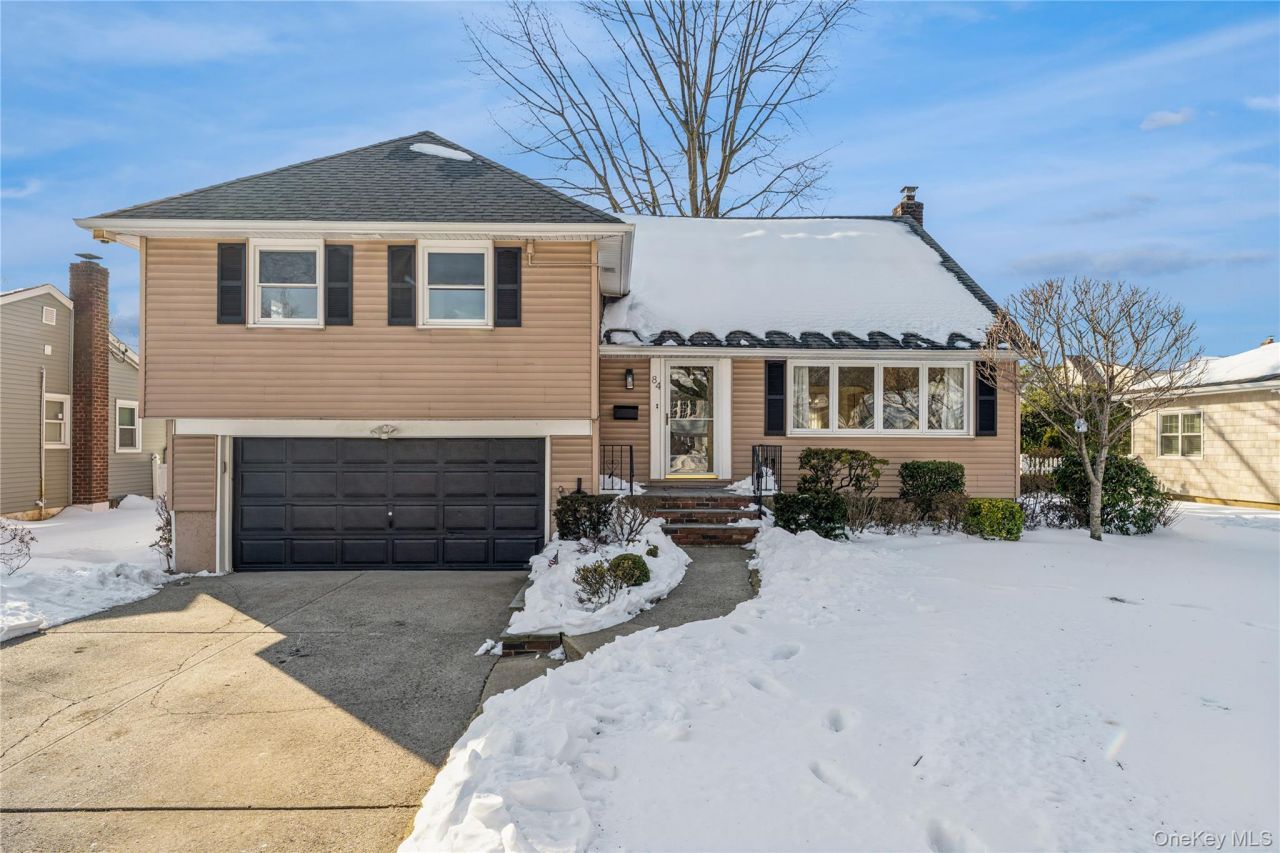 84 Russell Road Garden City, NY 11530