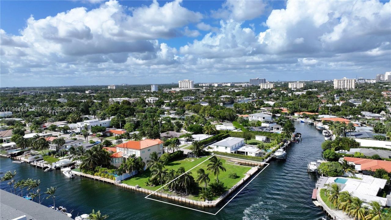 2210 NE 124th St , North Miami, FL 33181 Photo