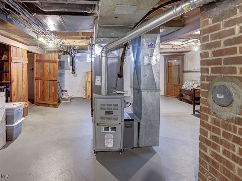 6815 Middlebrook Boulevard, Middleburg Heights, OH 44130 Photo 20