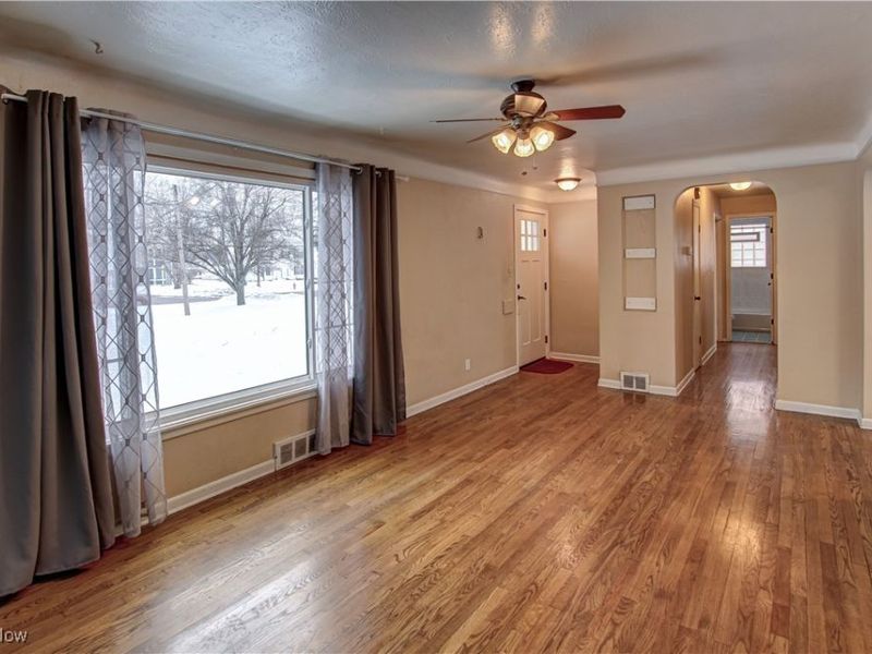 6815 Middlebrook Boulevard, Middleburg Heights, OH 44130 Photo 9