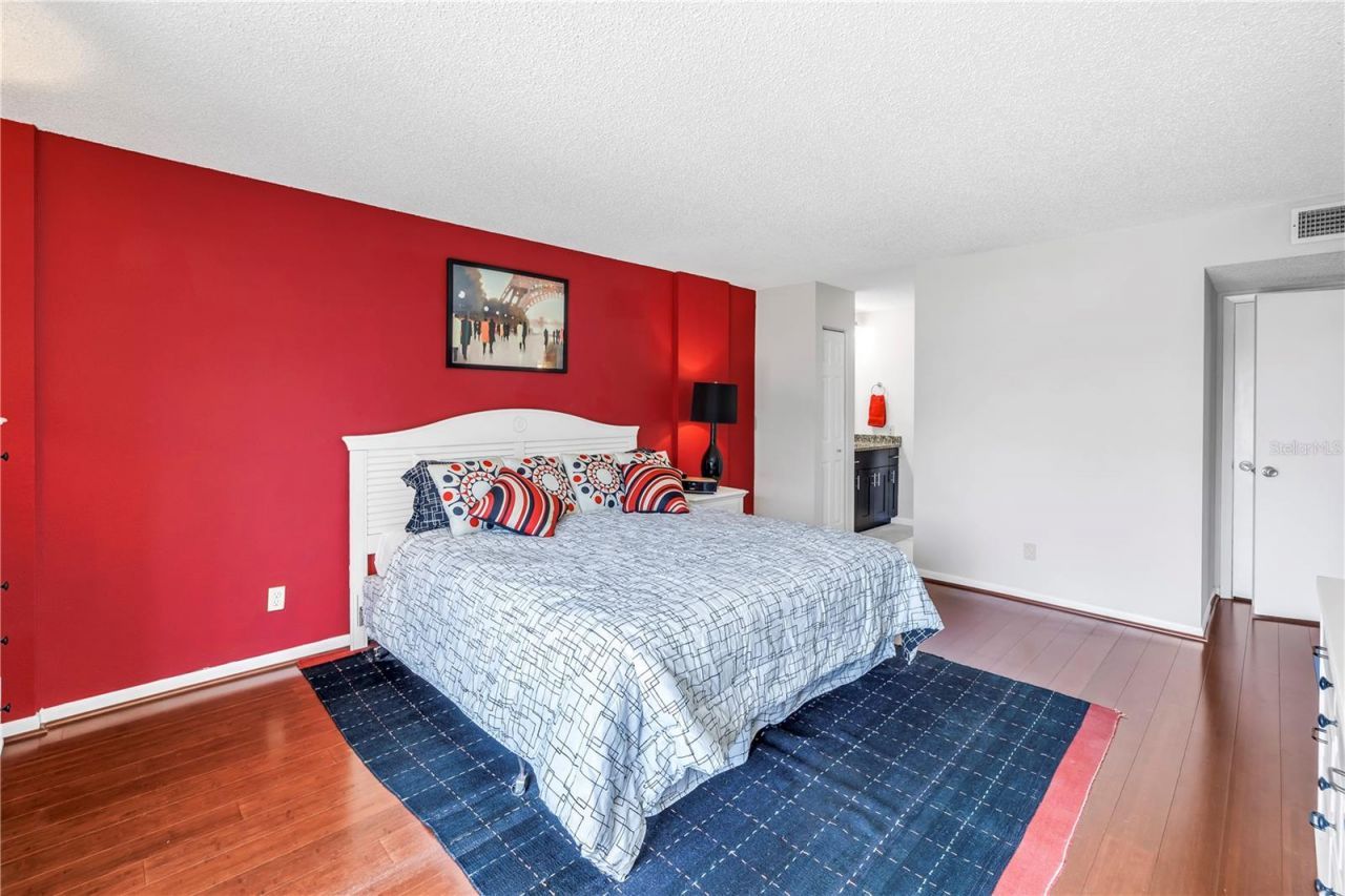 650 Island Way, Unit 204, Clearwater Beach, FL 33767 Photo