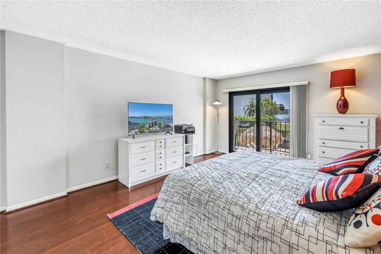 650 Island Way, Unit 204, Clearwater Beach, FL 33767 Photo