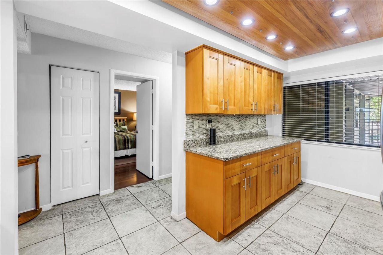 650 Island Way, Unit 204, Clearwater Beach, FL 33767 Photo