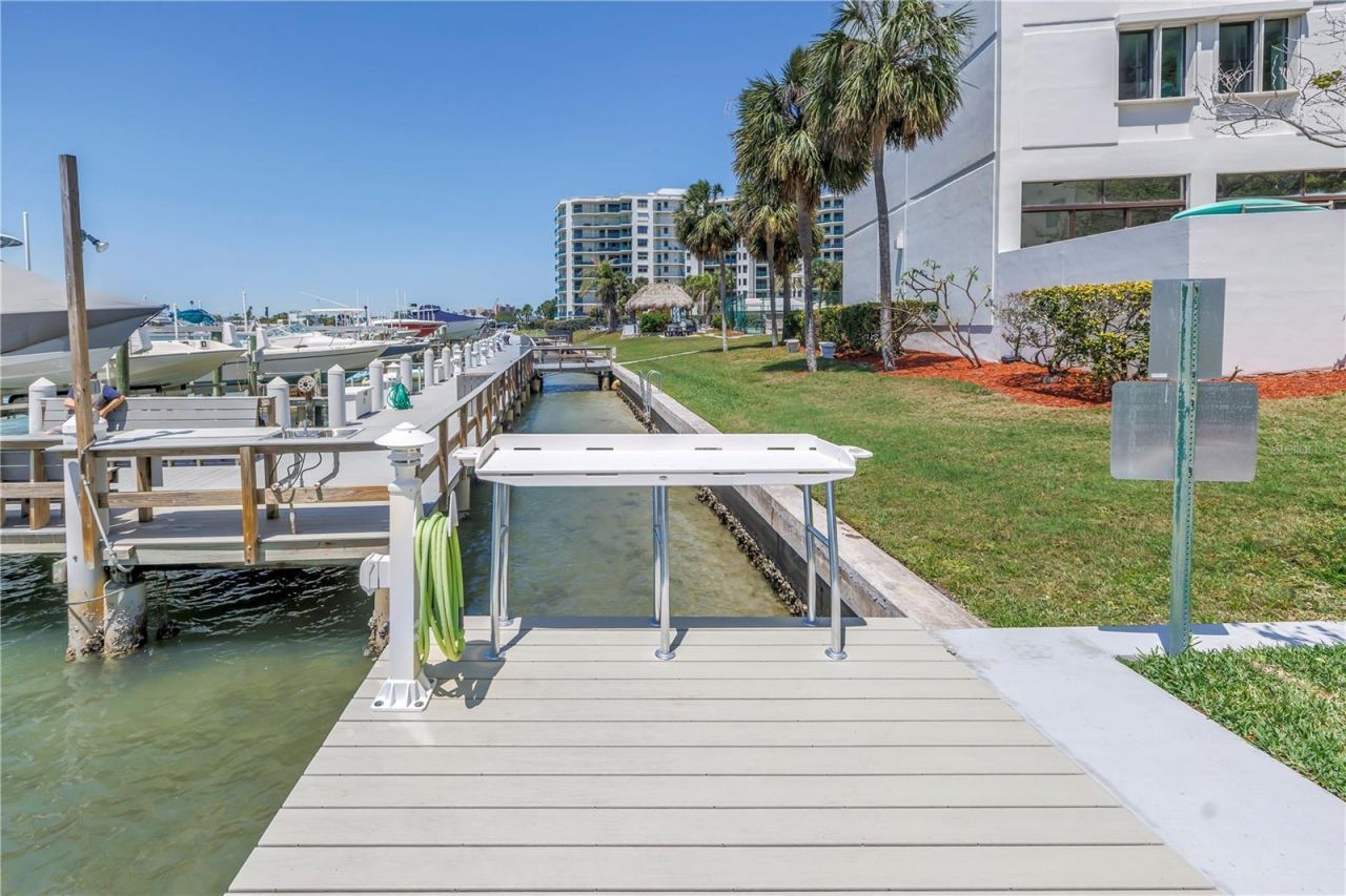 650 Island Way, Unit 204, Clearwater Beach, FL 33767 Photo