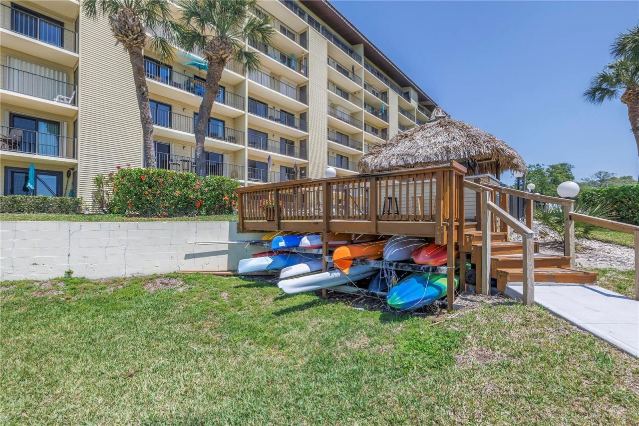 650 Island Way, Unit 204, Clearwater Beach, FL 33767 Photo