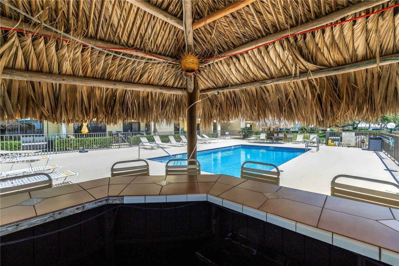650 Island Way, Unit 204, Clearwater Beach, FL 33767 Photo