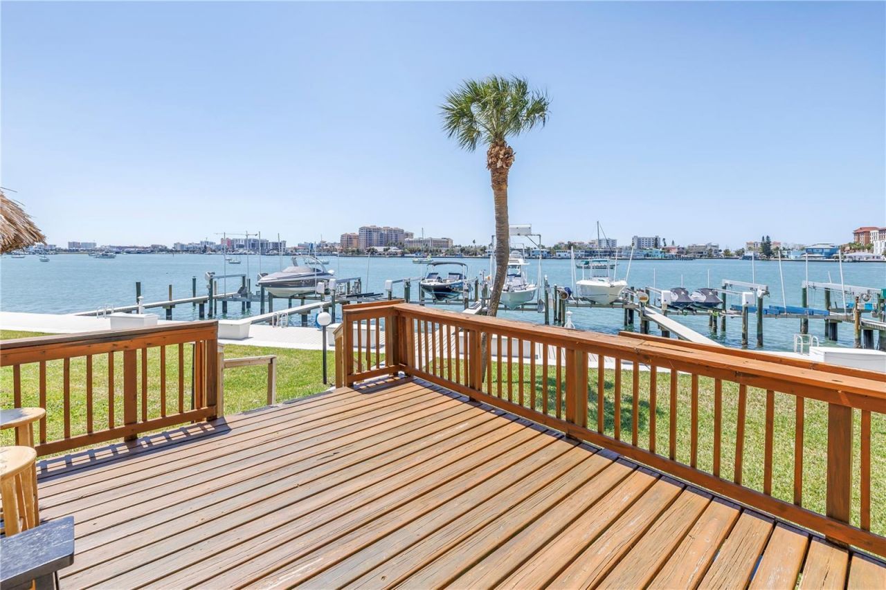 650 Island Way, Unit 204, Clearwater Beach, FL 33767 Photo