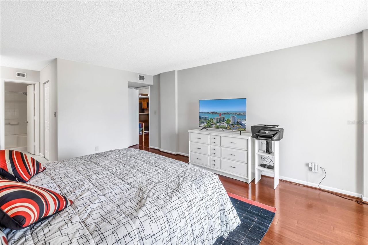 650 Island Way, Unit 204, Clearwater Beach, FL 33767 Photo