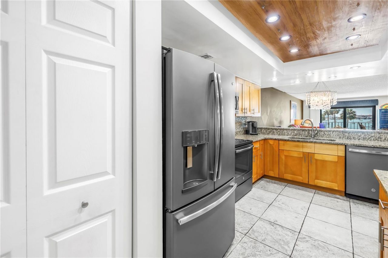 650 Island Way, Unit 204, Clearwater Beach, FL 33767 Photo