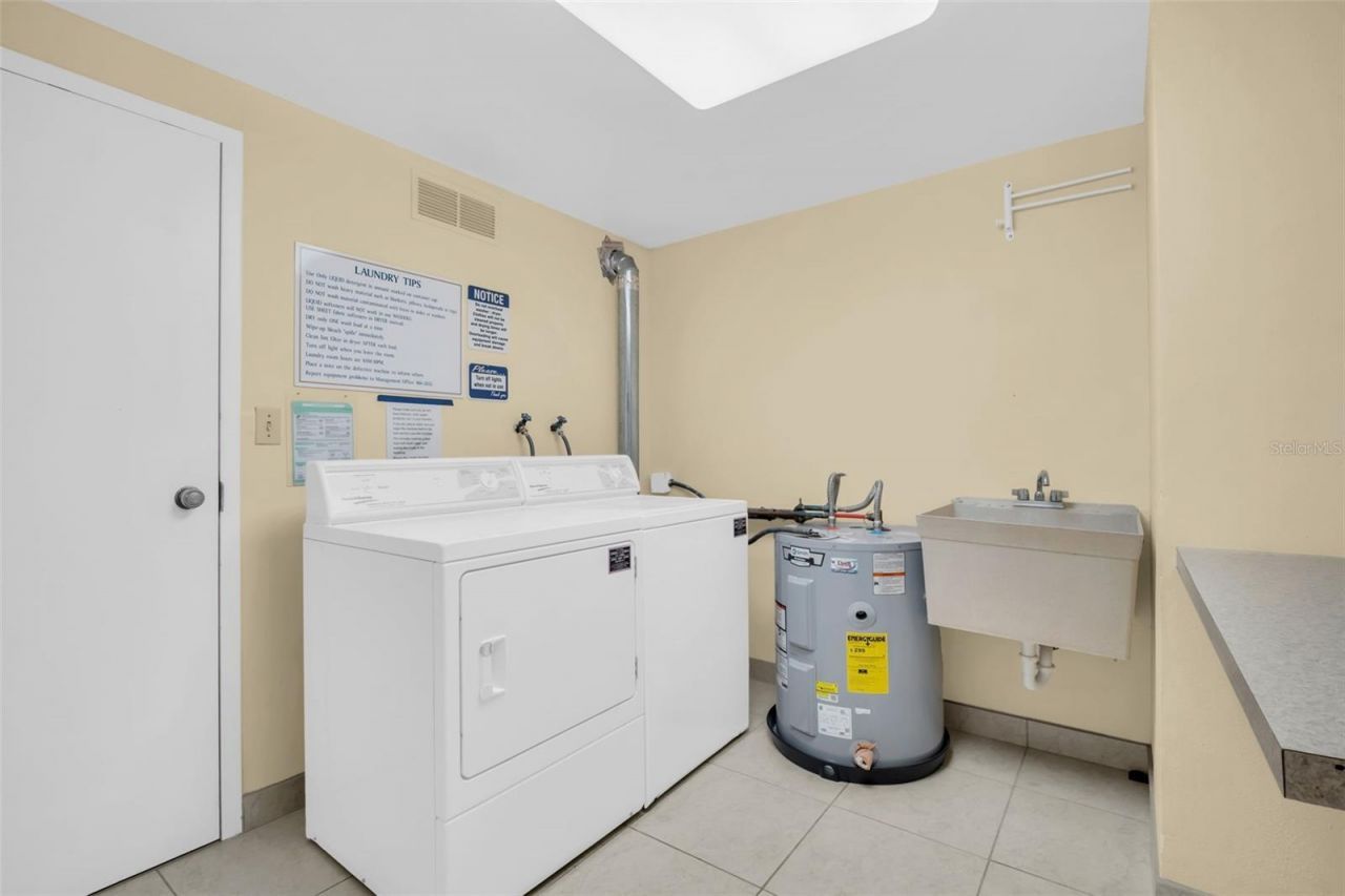 4900 Brittany Drive S, Unit 1405, Saint Petersburg, FL 33715 Photo