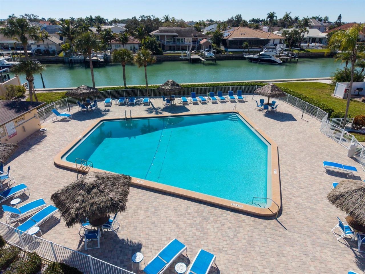 4900 Brittany Drive S, Unit 1405, Saint Petersburg, FL 33715 Photo