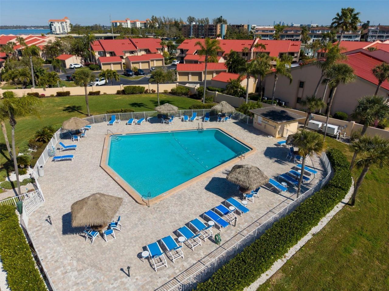 4900 Brittany Drive S, Unit 1405, Saint Petersburg, FL 33715 Photo